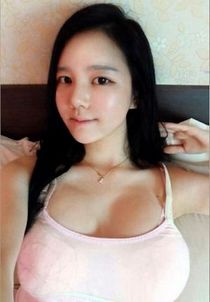 Hot ethnic mom.