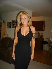 Sexy blond amateur teen
